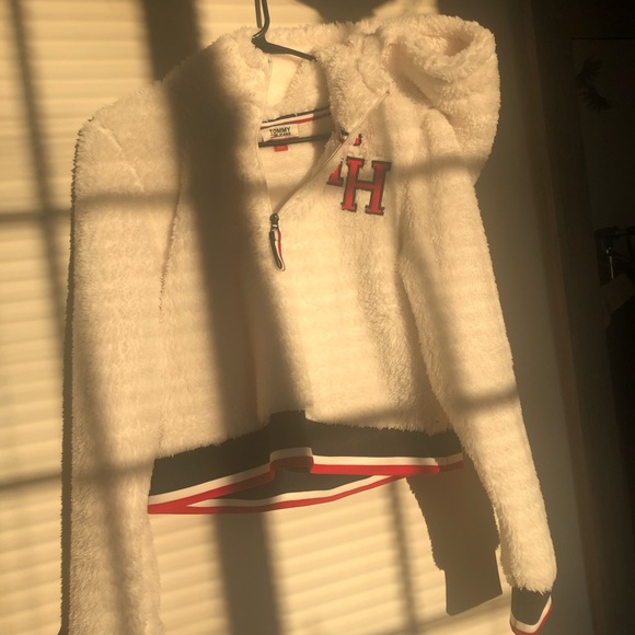 Tommy Hilfiger Fur Crop Hoodie - Picture 2 of 5